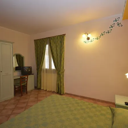 Sun Garden Hotel *
