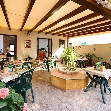 Sun Garden Hotel *